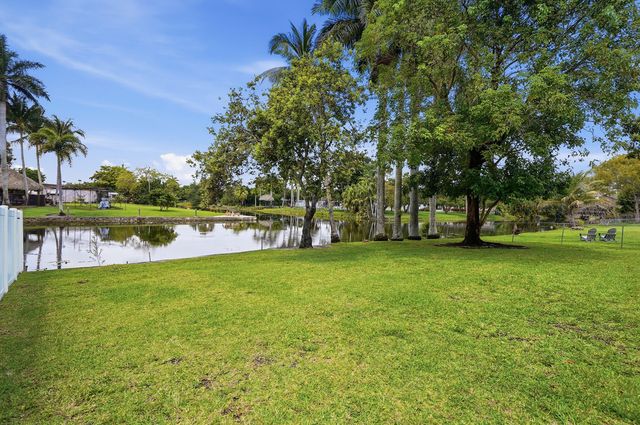 5261 SW 89th Avenue, Cooper City, FL 33328