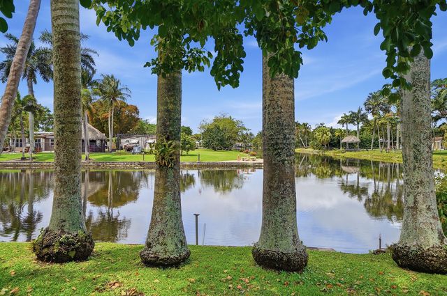 5261 SW 89th Avenue, Cooper City, FL 33328