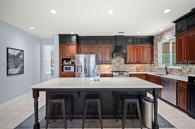 214 Hampton Cir, Bluffton, SC 29909