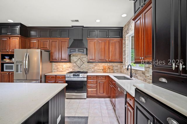 214 Hampton Cir, Bluffton, SC 29909