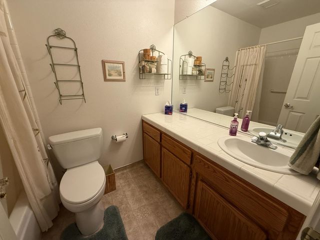 5532 W Wathen Avenue, Fresno, CA 93722