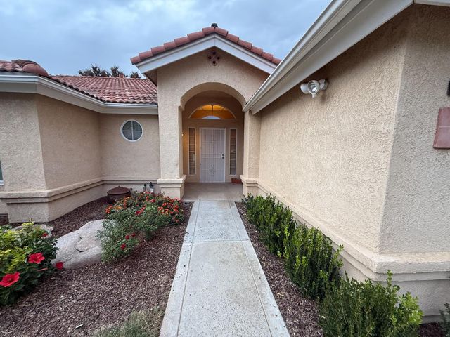 5532 W Wathen Avenue, Fresno, CA 93722