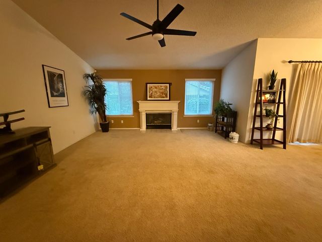 5532 W Wathen Avenue, Fresno, CA 93722