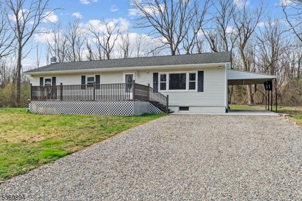 9 Oak St, Mansfield Twp., NJ 07865