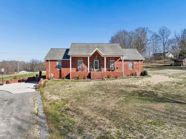 389 Trace Creek Rd, Red Boiling Springs, TN 37150