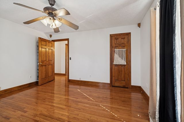 389 Trace Creek Rd, Red Boiling Springs, TN 37150