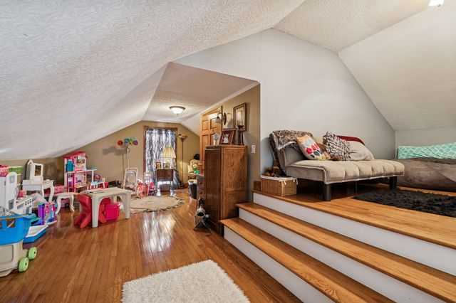 389 Trace Creek Rd, Red Boiling Springs, TN 37150