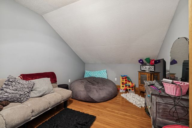 389 Trace Creek Rd, Red Boiling Springs, TN 37150