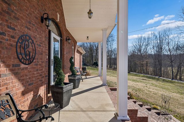 389 Trace Creek Rd, Red Boiling Springs, TN 37150