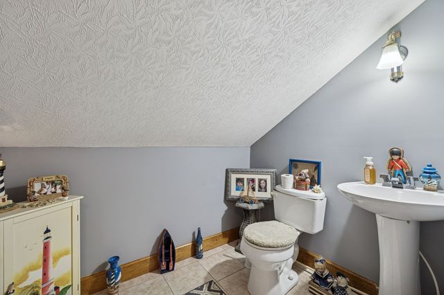 389 Trace Creek Rd, Red Boiling Springs, TN 37150