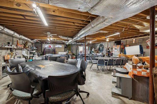 389 Trace Creek Rd, Red Boiling Springs, TN 37150