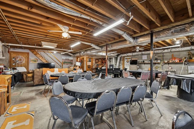 389 Trace Creek Rd, Red Boiling Springs, TN 37150