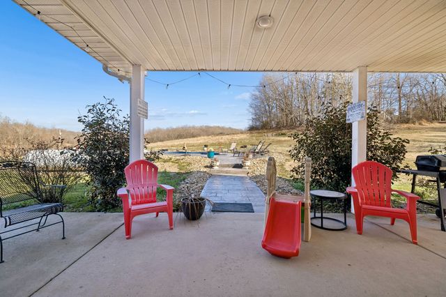389 Trace Creek Rd, Red Boiling Springs, TN 37150