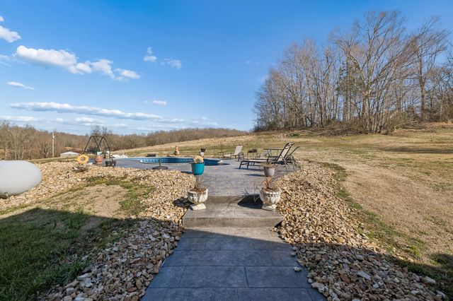 389 Trace Creek Rd, Red Boiling Springs, TN 37150