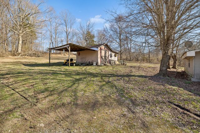 389 Trace Creek Rd, Red Boiling Springs, TN 37150