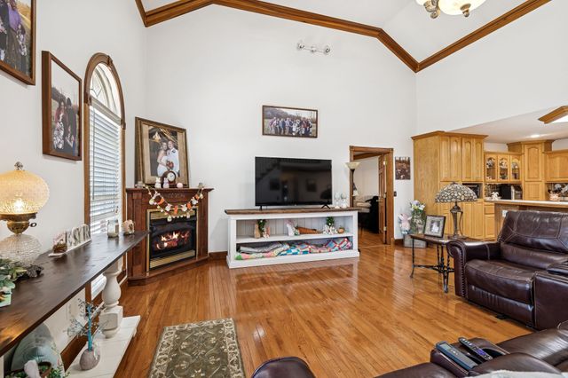 389 Trace Creek Rd, Red Boiling Springs, TN 37150