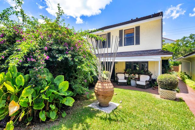 11290 Glen Oaks Court, North Palm Beach, FL 33408