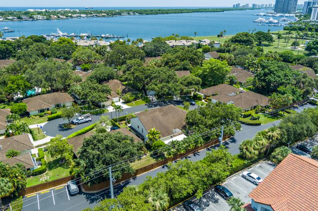 11290 Glen Oaks Court, North Palm Beach, FL 33408
