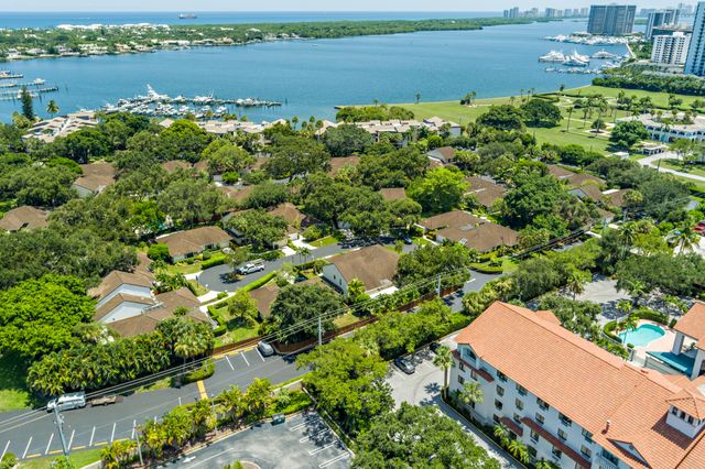 11290 Glen Oaks Court, North Palm Beach, FL 33408