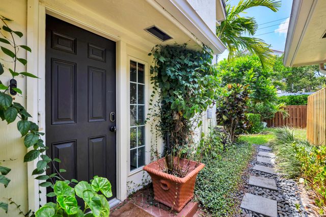 11290 Glen Oaks Court, North Palm Beach, FL 33408
