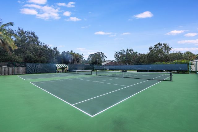 11290 Glen Oaks Court, North Palm Beach, FL 33408