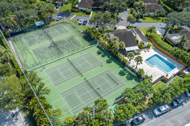 11290 Glen Oaks Court, North Palm Beach, FL 33408