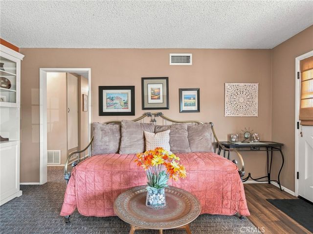 1807 W Broadway, Anaheim, CA 92804