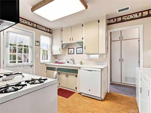 1807 W Broadway, Anaheim, CA 92804