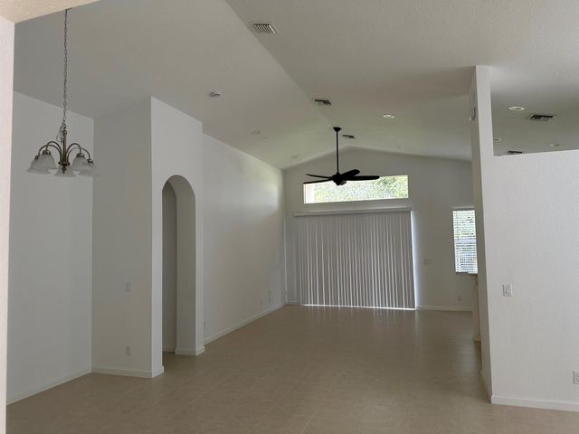5007 SE Askew Avenue, Stuart, FL 34997