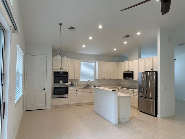 5007 SE Askew Avenue, Stuart, FL 34997