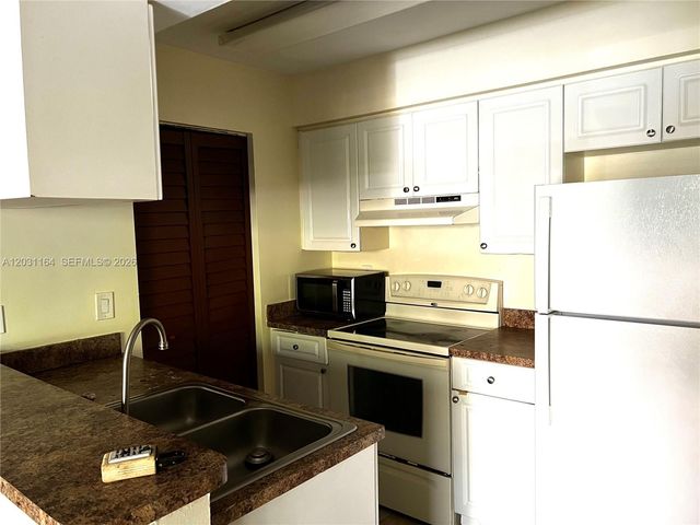 1239 SW 46th Ave 905, Pompano Beach, FL 33069