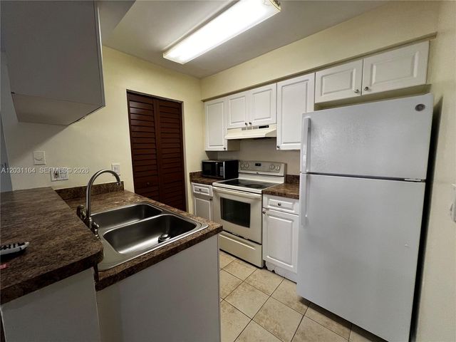 1239 SW 46th Ave 905, Pompano Beach, FL 33069
