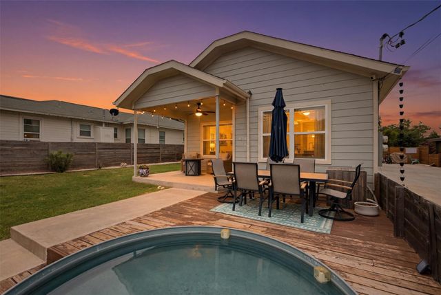 1134 Chicon ST A, Austin, TX 78702