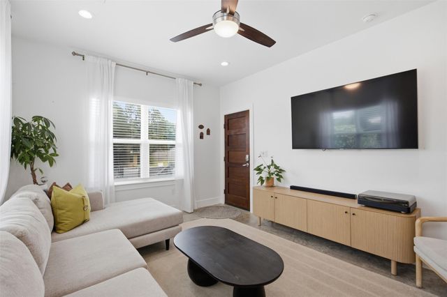 1134 Chicon ST A, Austin, TX 78702