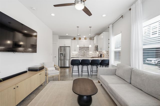 1134 Chicon ST A, Austin, TX 78702