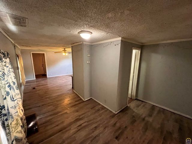 1326 NE Quincy ST, Topeka, KS 66608