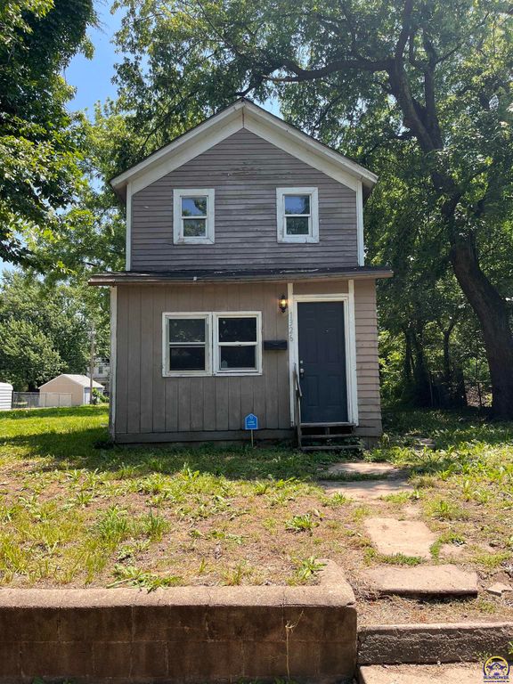 1326 NE Quincy ST, Topeka, KS 66608