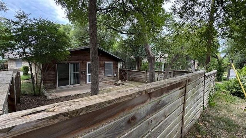 2301 W 12th ST A, Austin, TX 78703