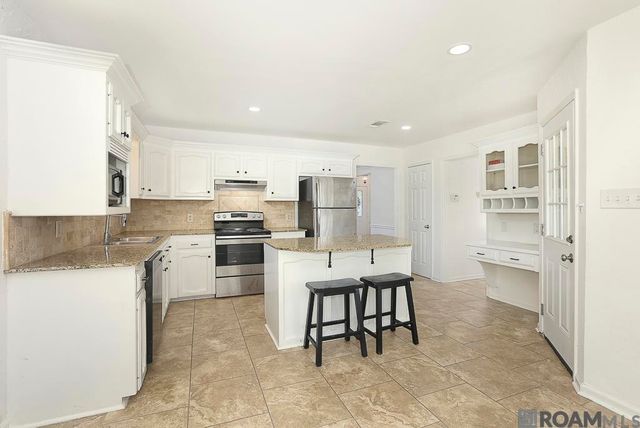 17614 Sugar Mill Ave, Baton Rouge, LA 70817