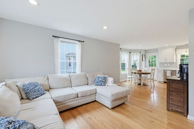 95 Riley Rd 95, Tyngsborough, MA 01879