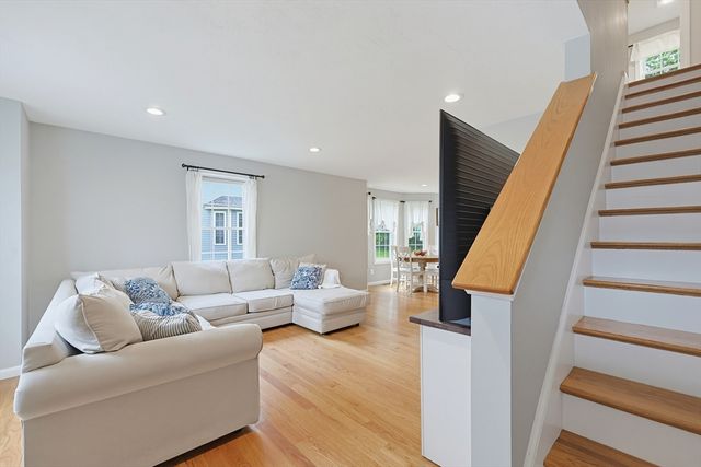 95 Riley Rd 95, Tyngsborough, MA 01879
