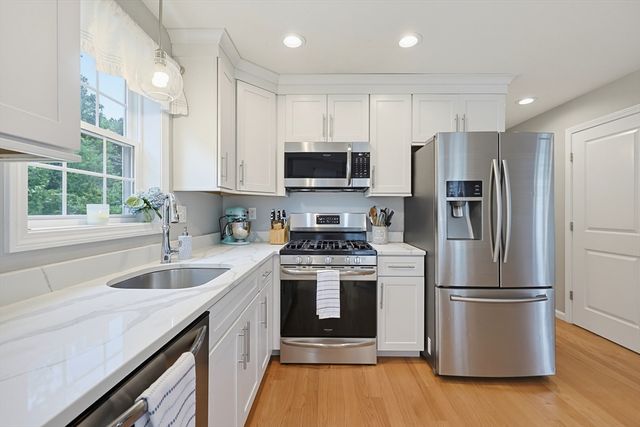 95 Riley Rd 95, Tyngsborough, MA 01879