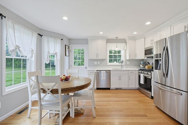 95 Riley Rd 95, Tyngsborough, MA 01879