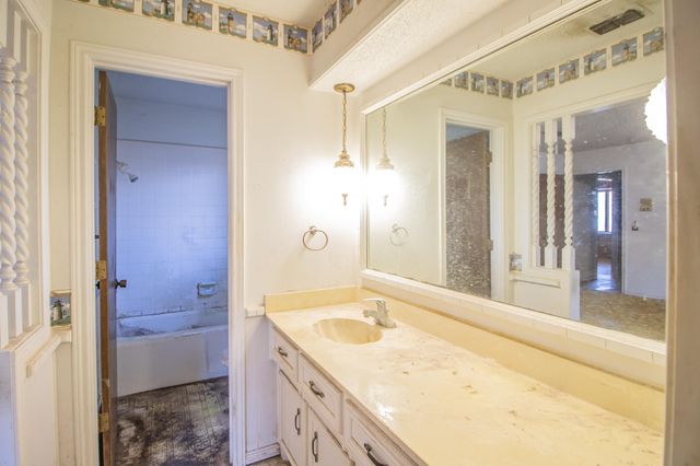 8012 Dover Avenue, Lubbock, TX 79424