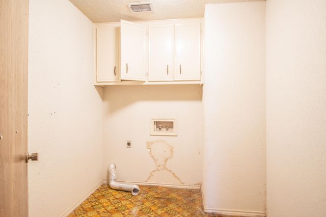 8012 Dover Avenue, Lubbock, TX 79424