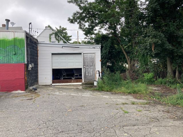 204 Cambridge St, Worcester, MA 01603