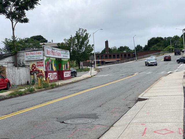 204 Cambridge St, Worcester, MA 01603