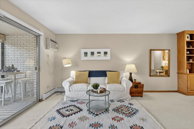 2720 Dale Street N C208, Roseville, MN 55113