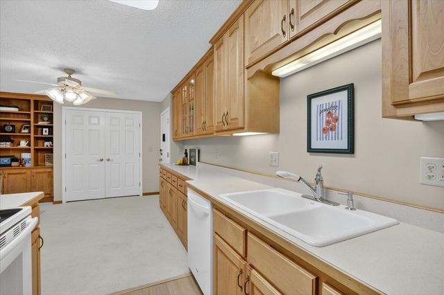 2720 Dale Street N C208, Roseville, MN 55113