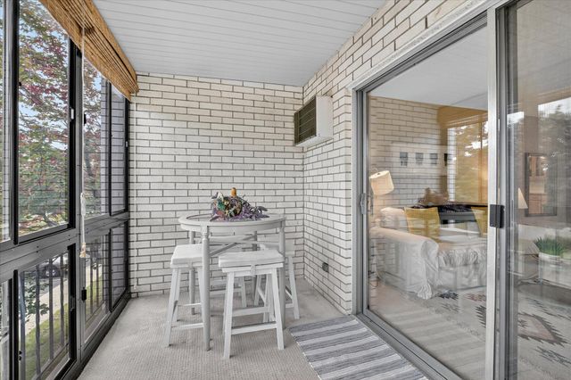 2720 Dale Street N C208, Roseville, MN 55113